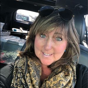 Meet your Posher, Lori